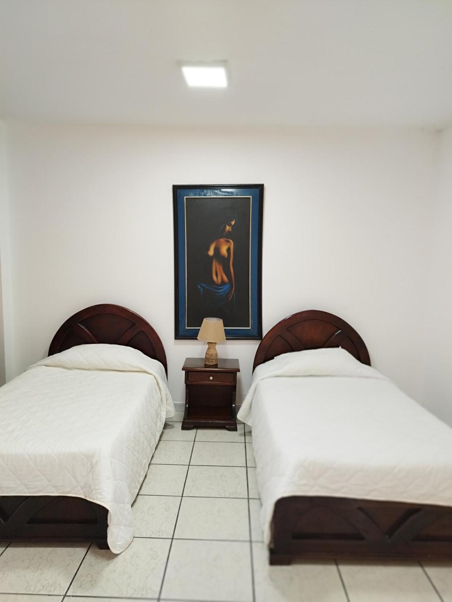 Hotel Puerta Del Sol Santo Domingo de los Colorados Extérieur photo