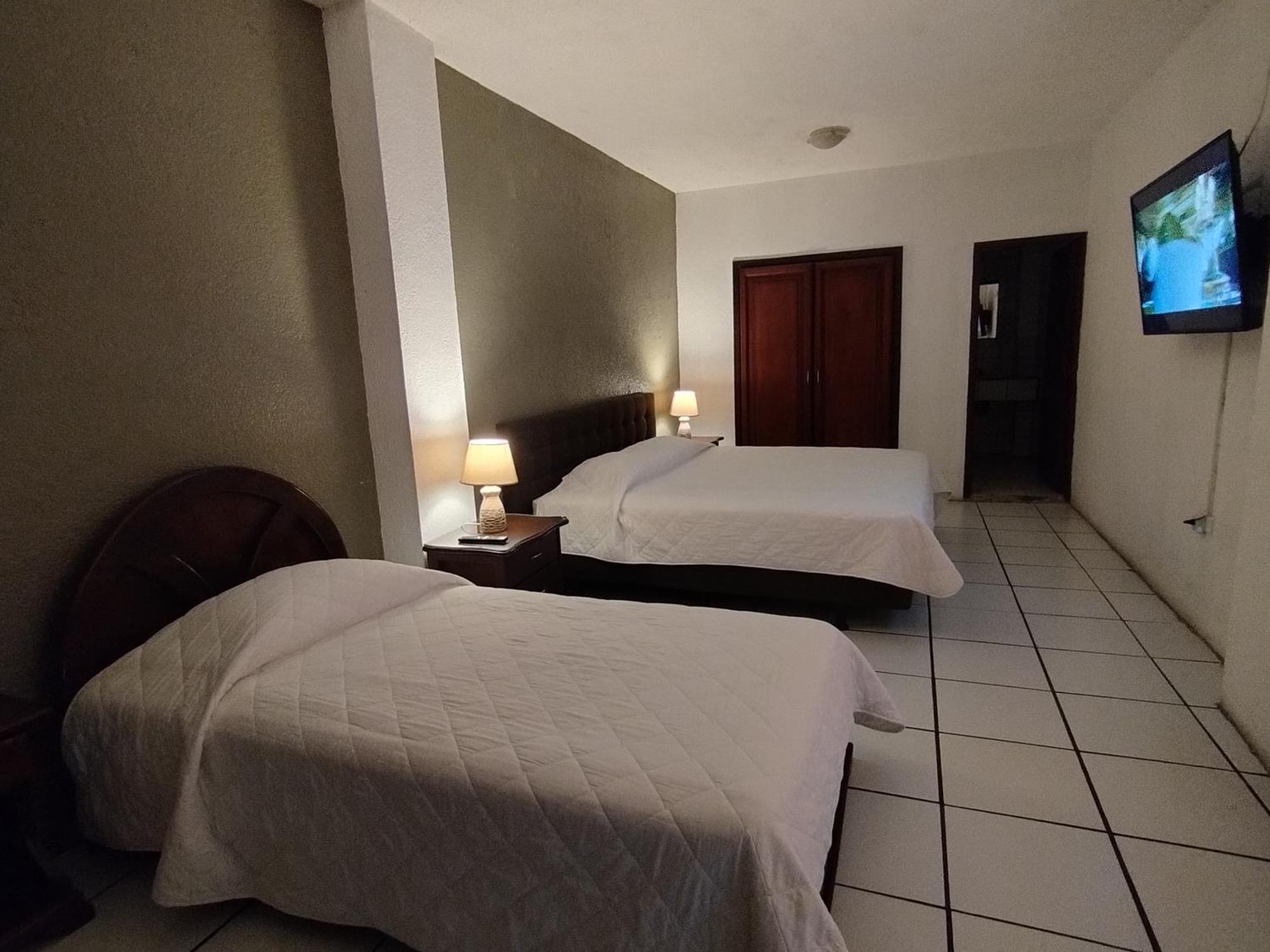 Hotel Puerta Del Sol Santo Domingo de los Colorados Extérieur photo