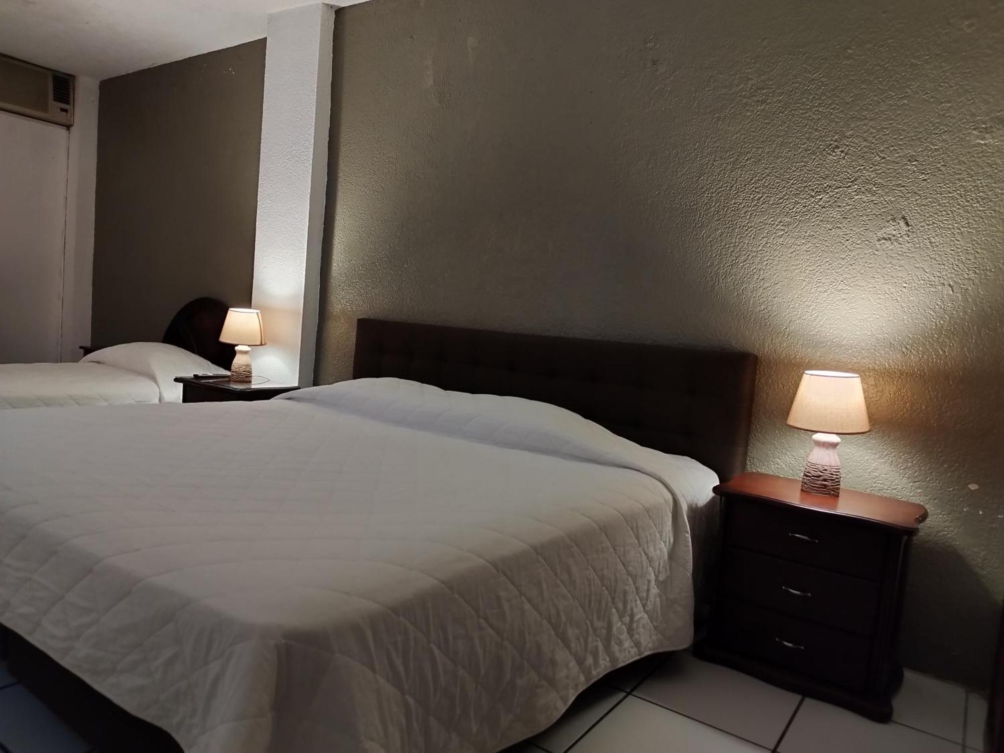 Hotel Puerta Del Sol Santo Domingo de los Colorados Extérieur photo