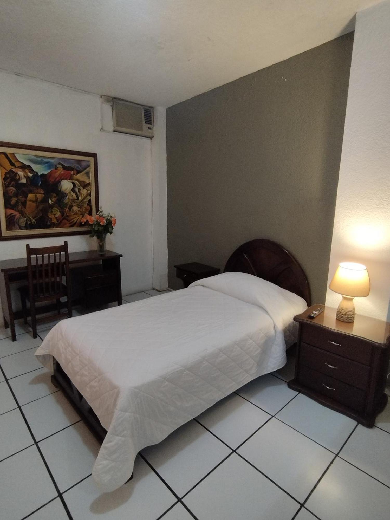 Hotel Puerta Del Sol Santo Domingo de los Colorados Extérieur photo