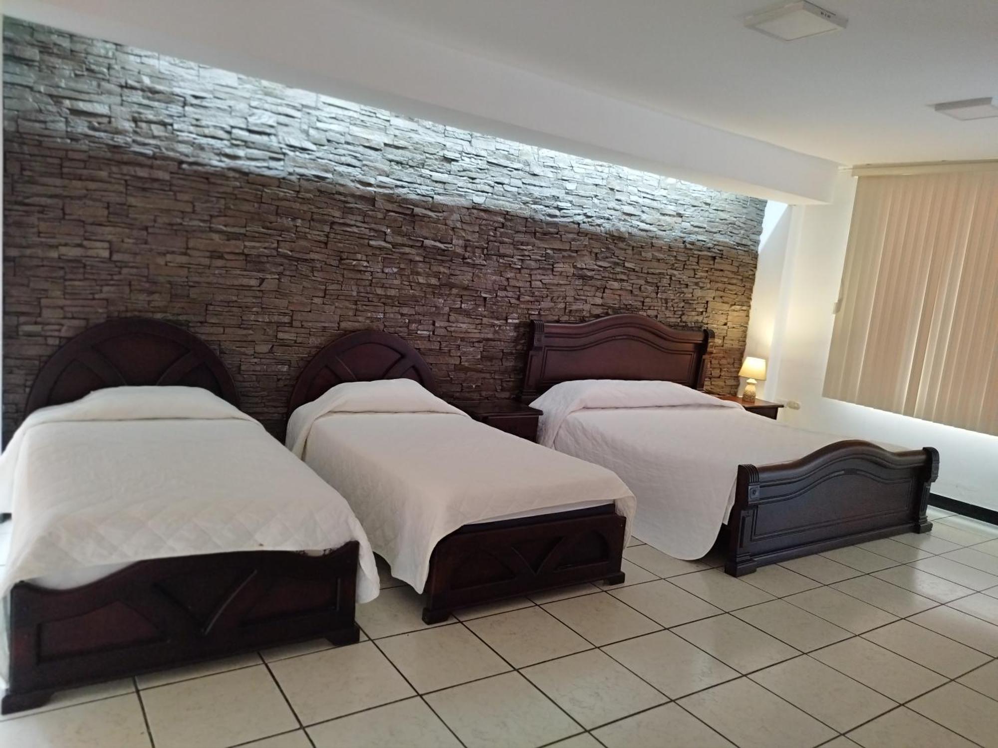 Hotel Puerta Del Sol Santo Domingo de los Colorados Extérieur photo