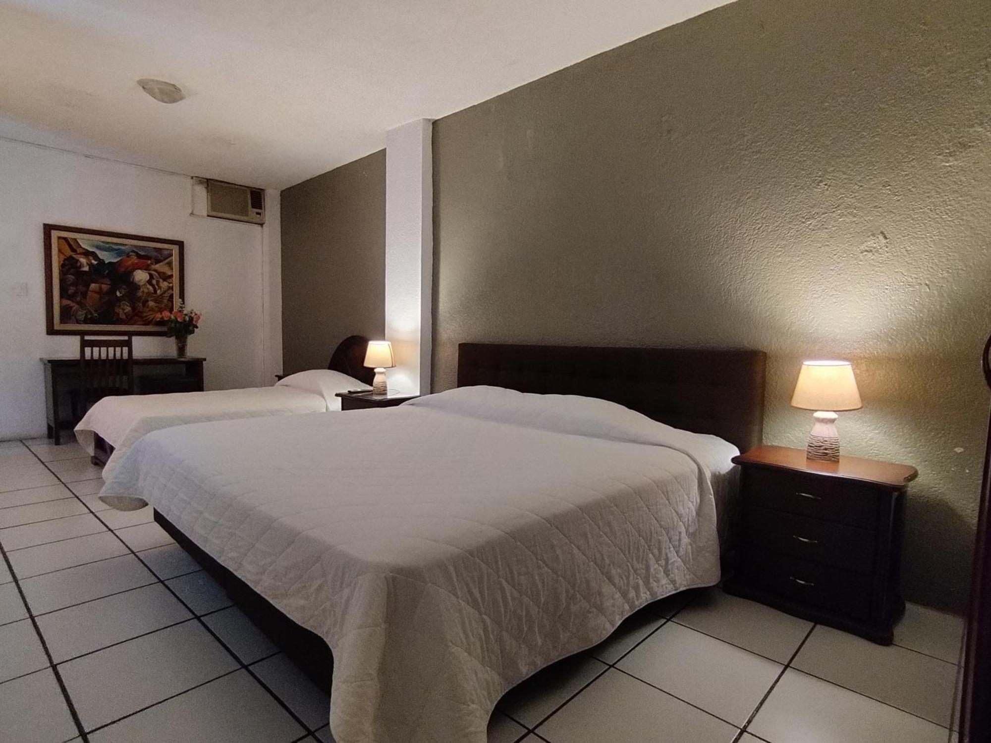 Hotel Puerta Del Sol Santo Domingo de los Colorados Extérieur photo