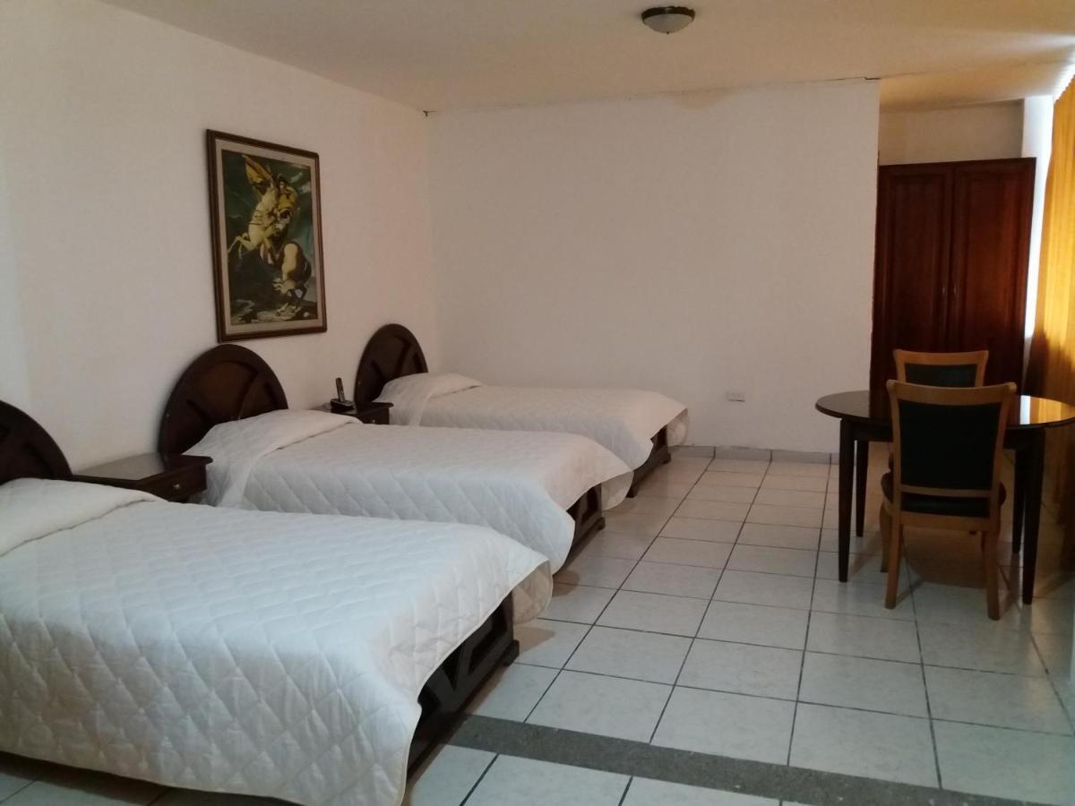 Hotel Puerta Del Sol Santo Domingo de los Colorados Extérieur photo