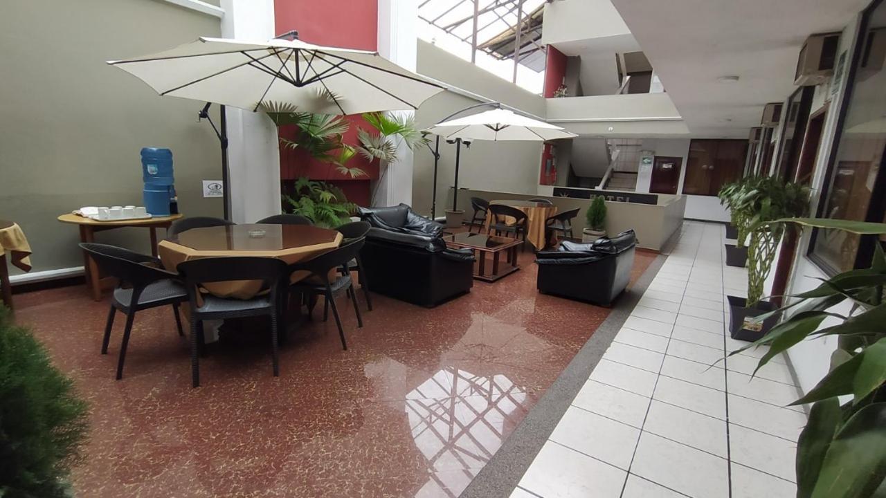 Hotel Puerta Del Sol Santo Domingo de los Colorados Extérieur photo