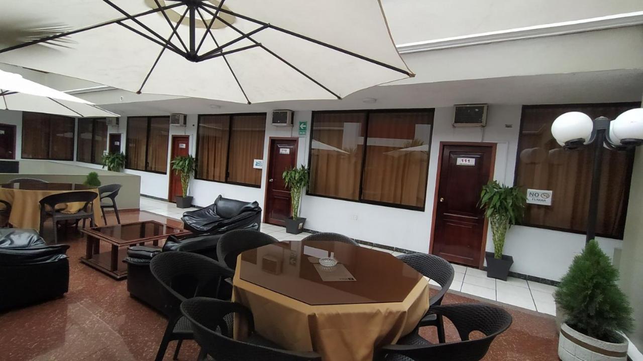 Hotel Puerta Del Sol Santo Domingo de los Colorados Extérieur photo