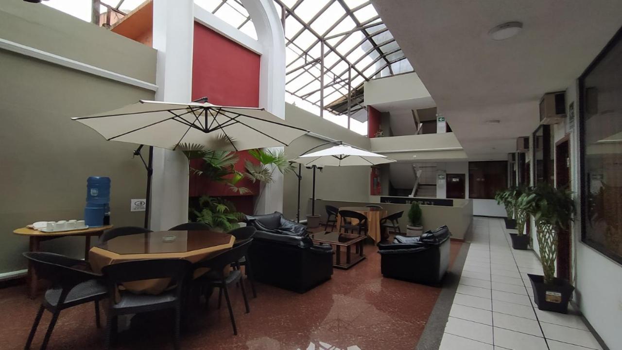 Hotel Puerta Del Sol Santo Domingo de los Colorados Extérieur photo